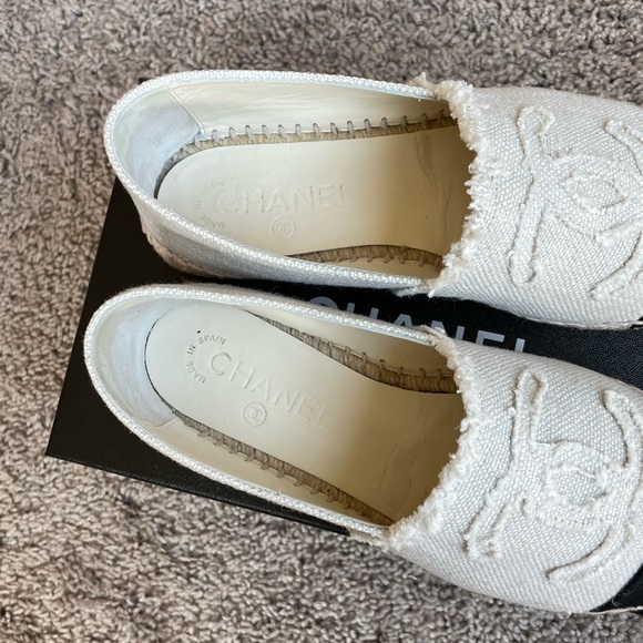 Chanel Espadrilles Beige and Black - Picture 4 of 9